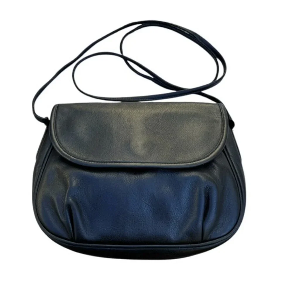 Vintage Coach 0462 Black‎ Glove Tanned Leather Crossbody Bag USA Made